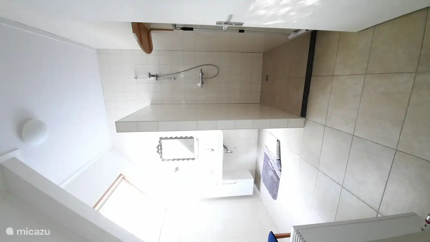 Badezimmer, separate Toilette