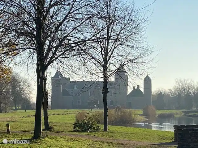Westhove Schloss. Ein idealer Ausgangspunkt für Spaziergänge im Naturschutzgebiet Mantelingen.