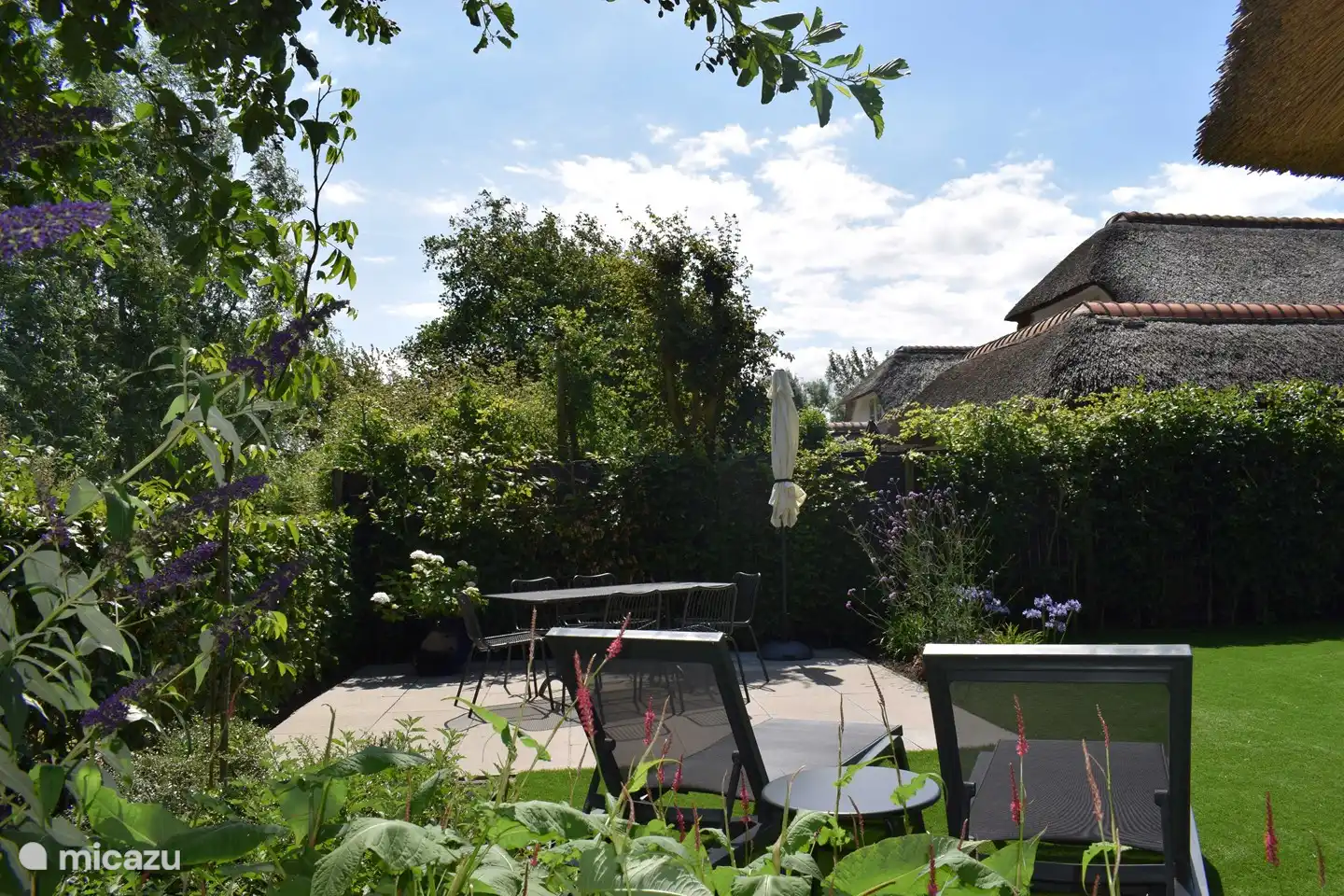 Angenehme, überdachte Terrasse