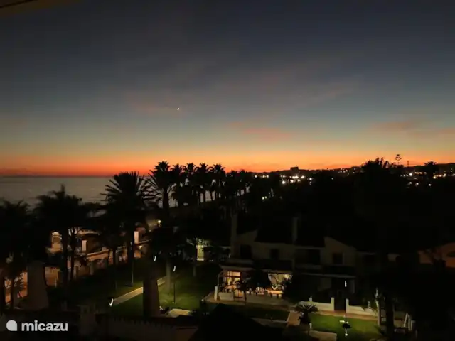 Puerto Blanco huren in Spanje, Costa del Sol, Caleta de Velez - appartement Zonsondergang vanaf het balkon