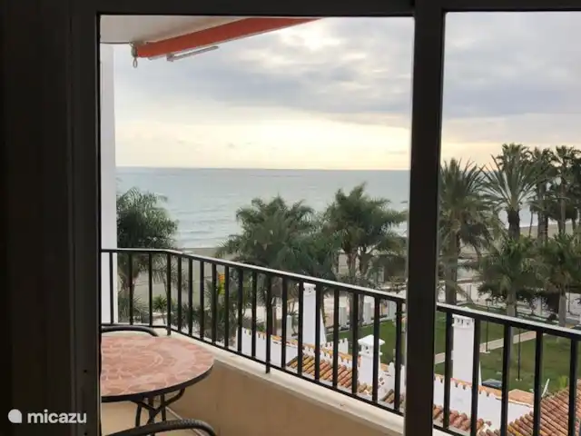 Puerto Blanco huren in Spanje, Costa del Sol, Caleta de Velez - appartement en zonnescherm