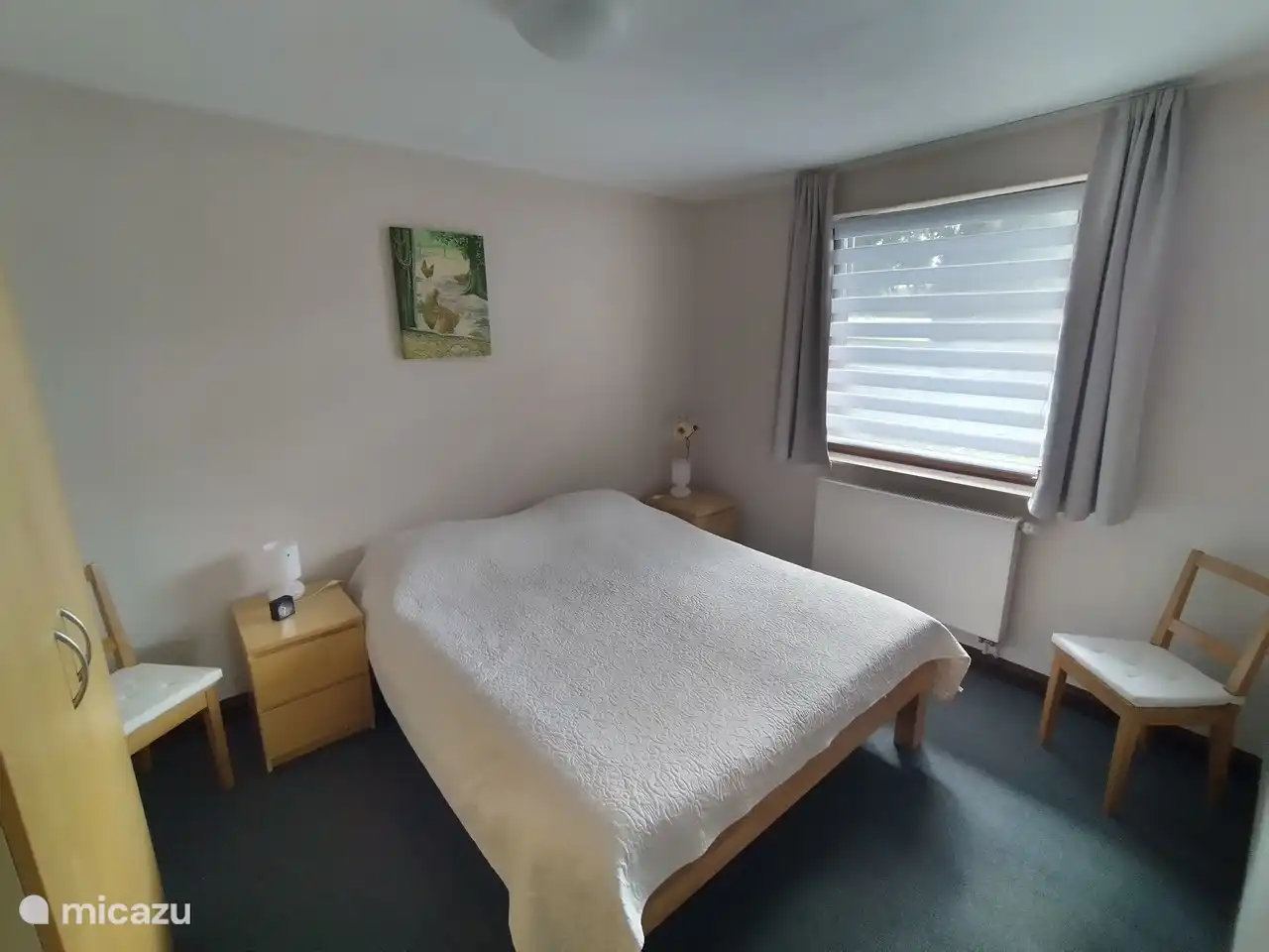 Vom Zimmer zum Schlafzimmer (Erdgeschoss). Doppelbett 160-200.