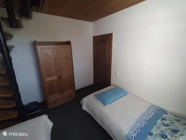 Location de Vacances Allemagne, Eifel, Wiesbaum, bungalow - 't Vosje Porte du rez-de-chaussée de la chambre à la petite chambre pour deux personnes.
