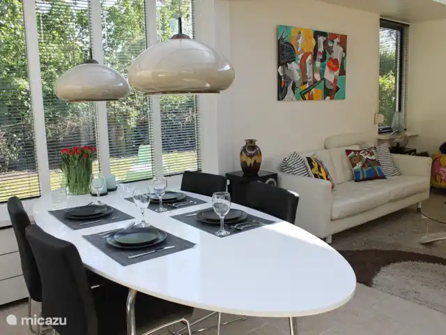 bungalow huren in Nederland, Noord-Holland, Julianadorp aan Zee – Like a Rolling Stone eettafel