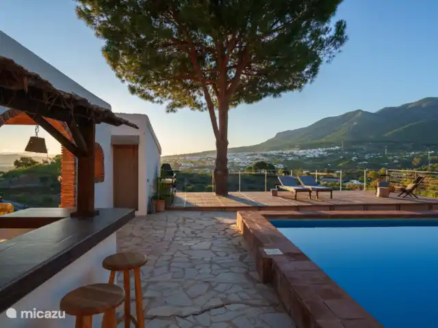 Finca Robledo Malaga huren in Spanje, Andalusië, Alhaurín el Grande - vakantiehuis Bar en terras langs het zwembad