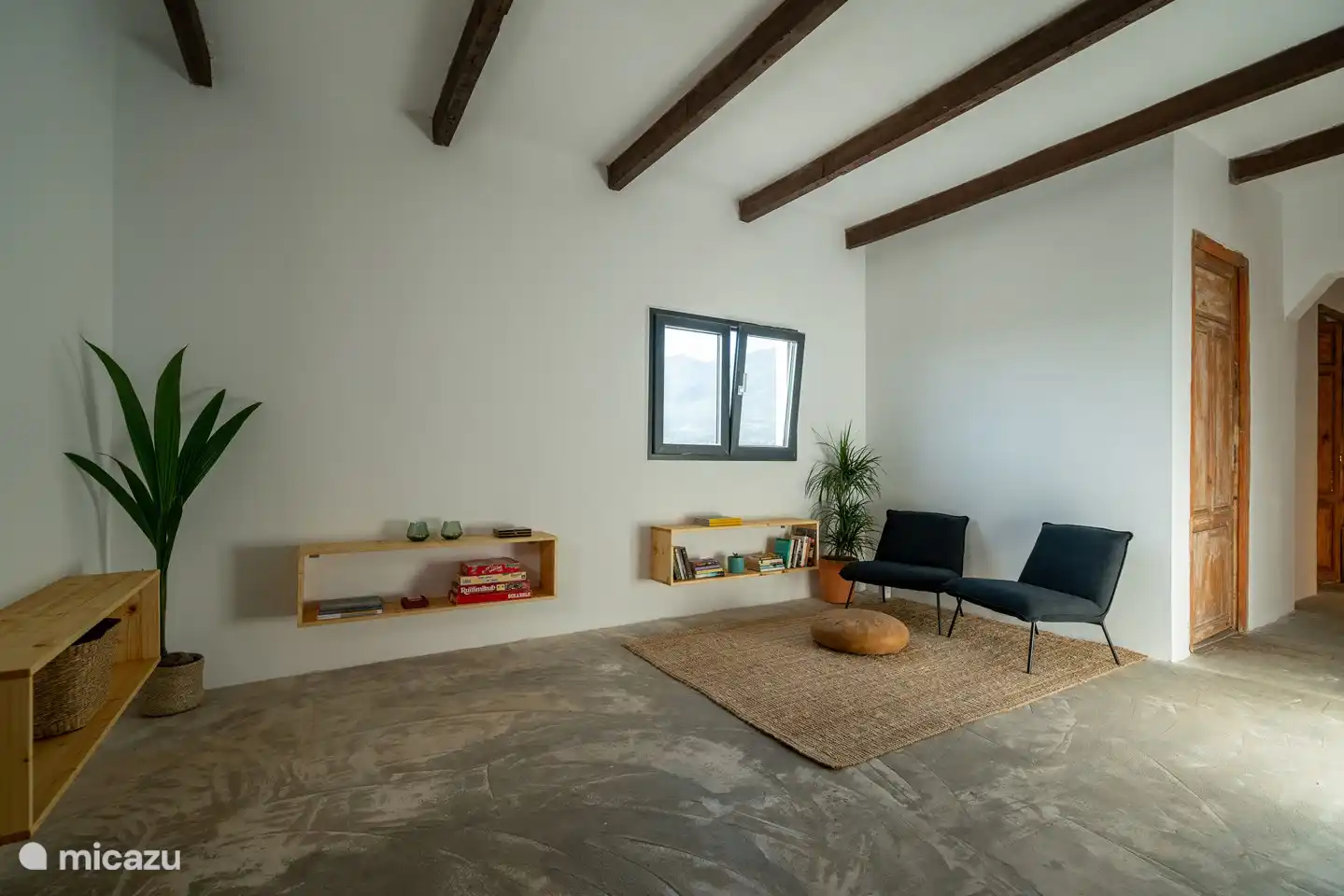 Wohnzimmer mit lesesaal