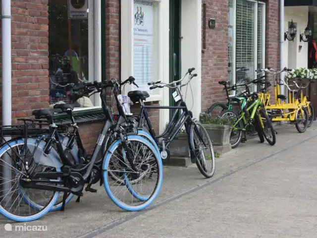 Appartement Plage Retour à la Côte | Pays-Bas, Hollande du Nord, Callantsoog - appartement Magasin de vélos au coin de la rue pour la location ou la réparation de vélos.