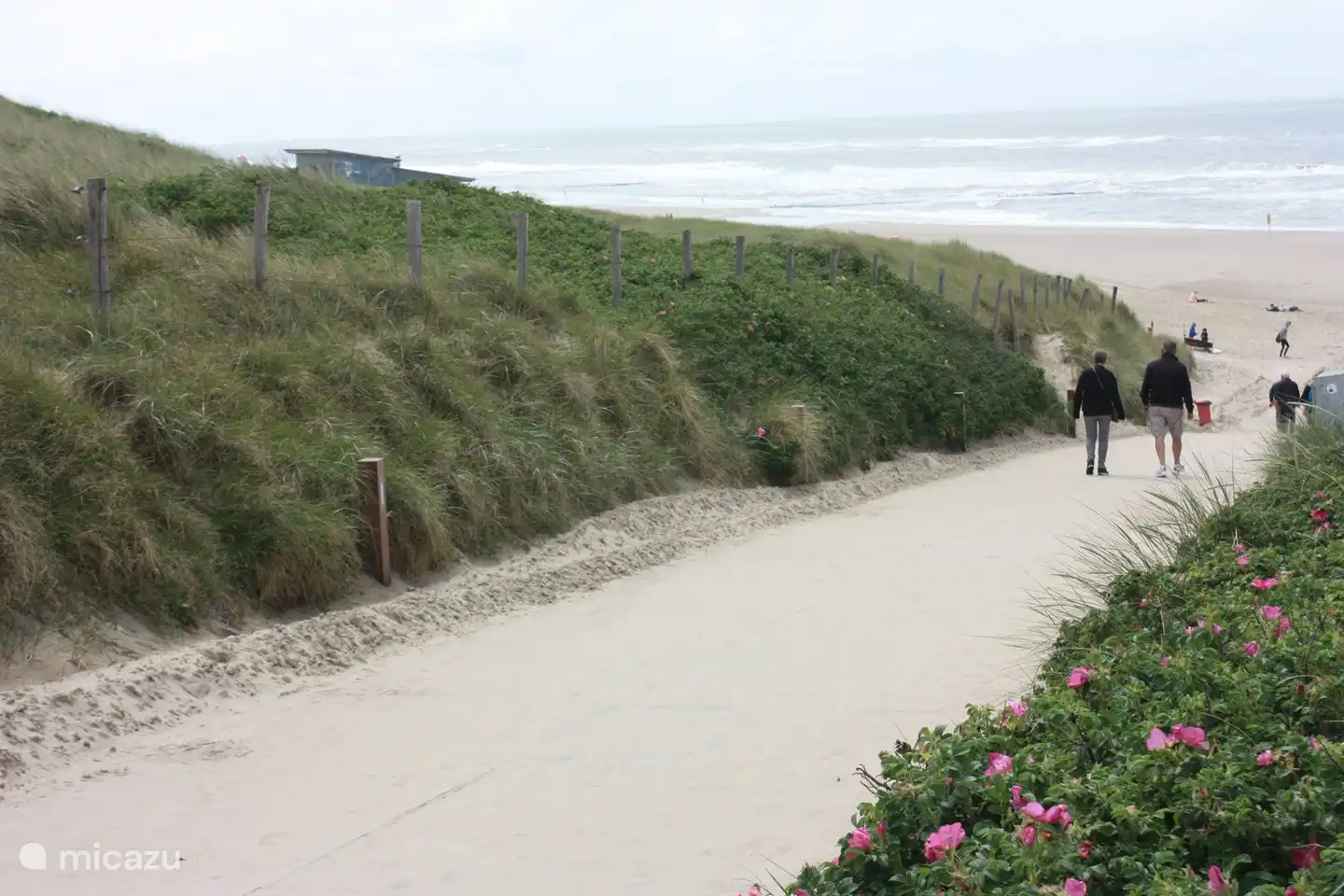 The apartment is located 225 meters from the sea.