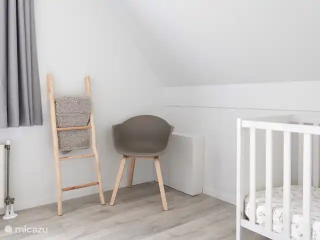 Veerse Gat 19 - Maison de vacances Zélande | Pays-Bas, Zélande, Kamperland - maison de vacances Bien sûr, il y a aussi un lit merveilleux pour les plus petits invités. Pas un lit de camping mais un joli lit pour bien dormir.