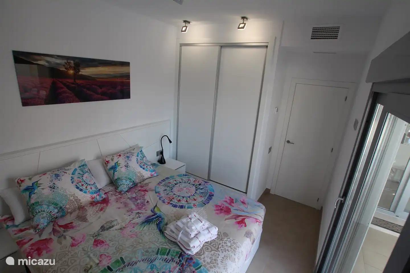 Slaapkamer Begane Grond grote hang/leg kledingkast.