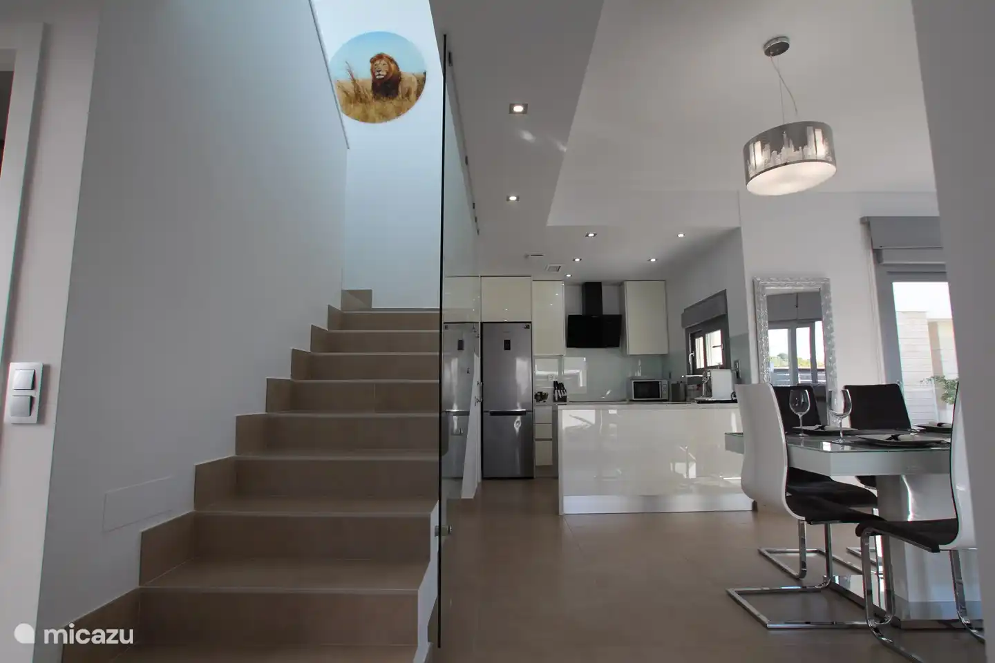 Opgang naar de eerste verdieping.