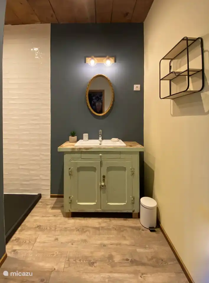 Das Badezimmer des Familienzimmers