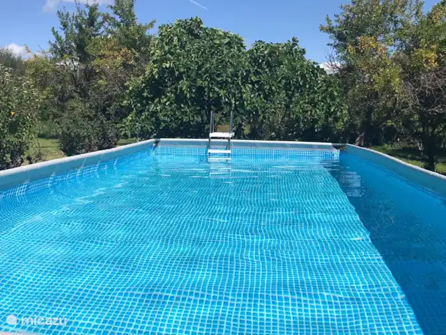 Le Plus Beau | France, Allier, Theneuille - maison de vacances La piscine est prête 7m x 3,5m, 1,20m de profondeur.