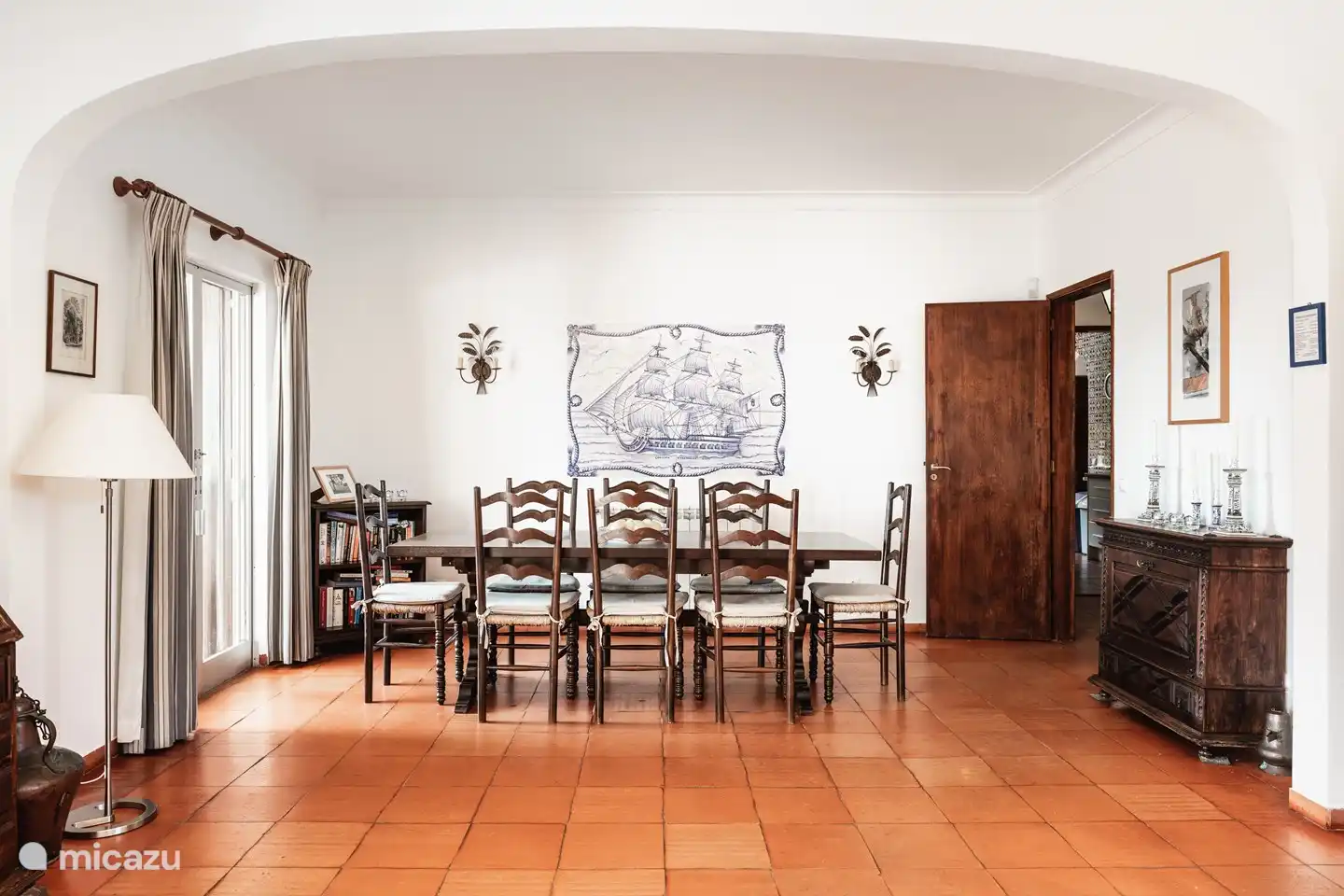 Essbereich mit portugiesischer Fliesenverkleidung