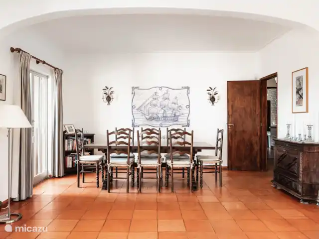 Casa Figueiras - proche de la plage | Portugal, Algarve, Vale do Garrão - villa Salle à manger avec tableau de carreaux portugais