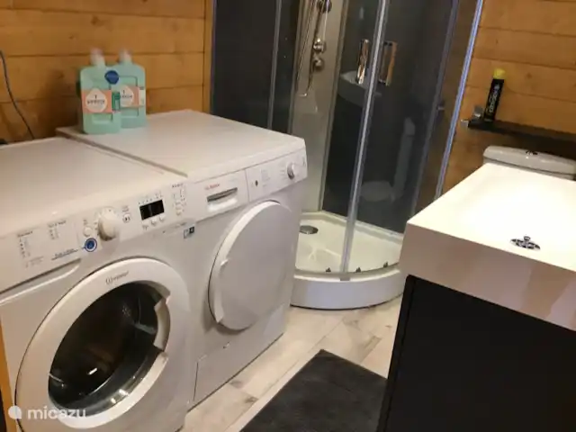 Chalet 'De Oude Gooten 2' | Pays-Bas, Hollande méridionale, Brielle - cabane en bois / lodge Machine à laver et sèche-linge