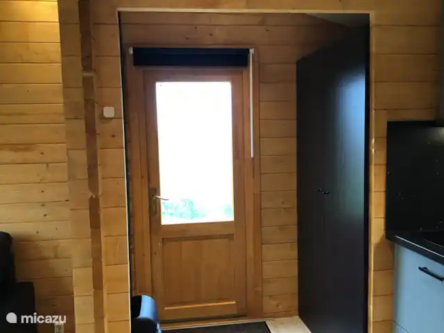 Chalet 'De Oude Gooten 2' | Pays-Bas, Hollande méridionale, Brielle - cabane en bois / lodge Porte d’entrée de l’intérieur