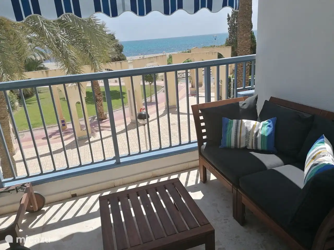 Darüber hinaus gibt es eine attraktive Lounge-Ecke.