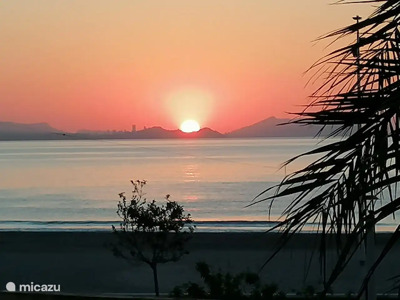 Sie sehen den Sonnenaufgang von Ihrer Terrasse ....