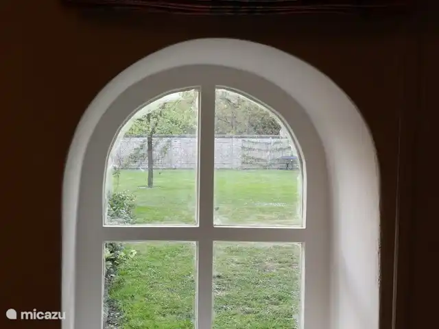 El establo de burros en Países Bajos, Güeldres, Lochem - casa vacacional El jardín desde el dormitorio