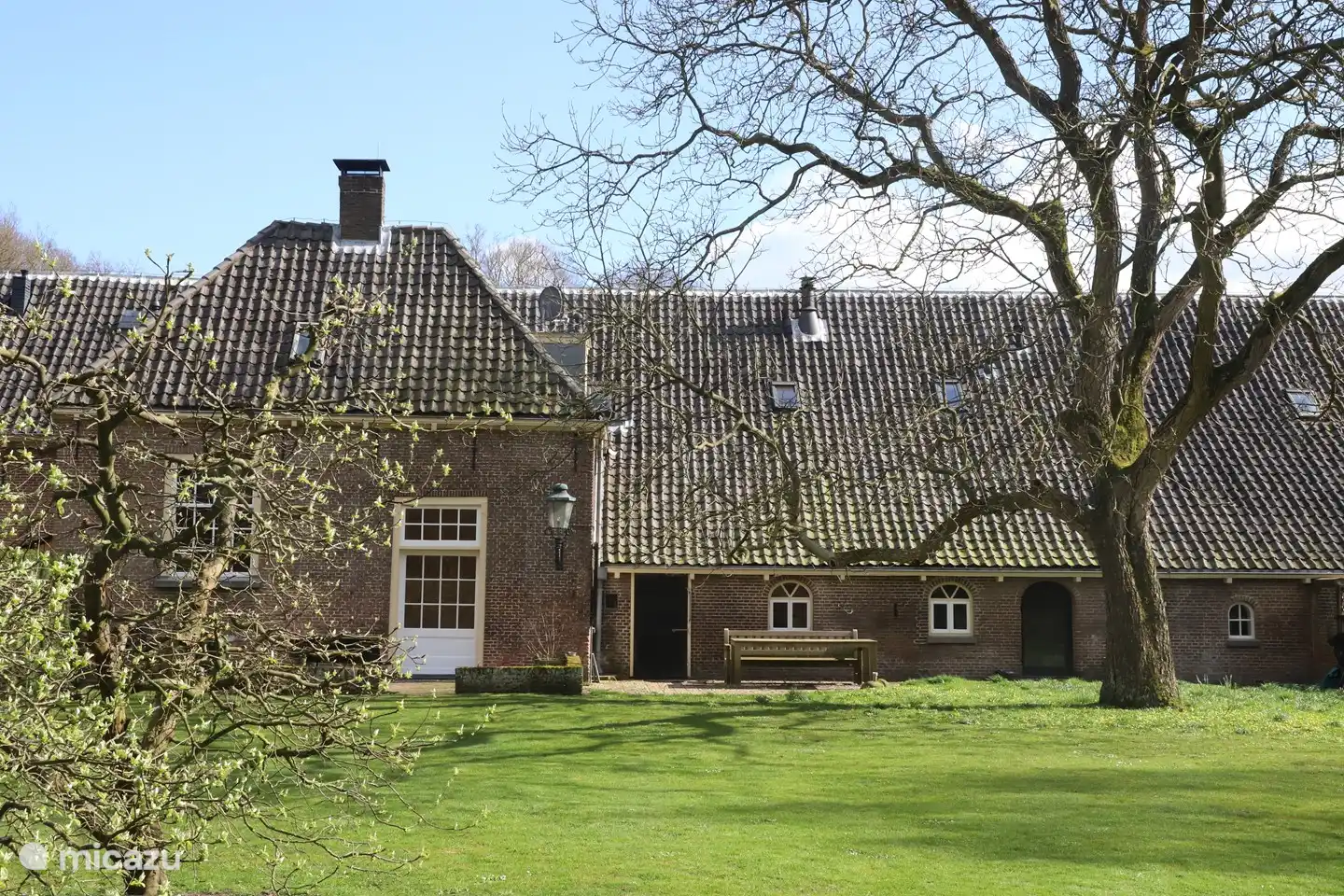 Rückseite mit dem Garten