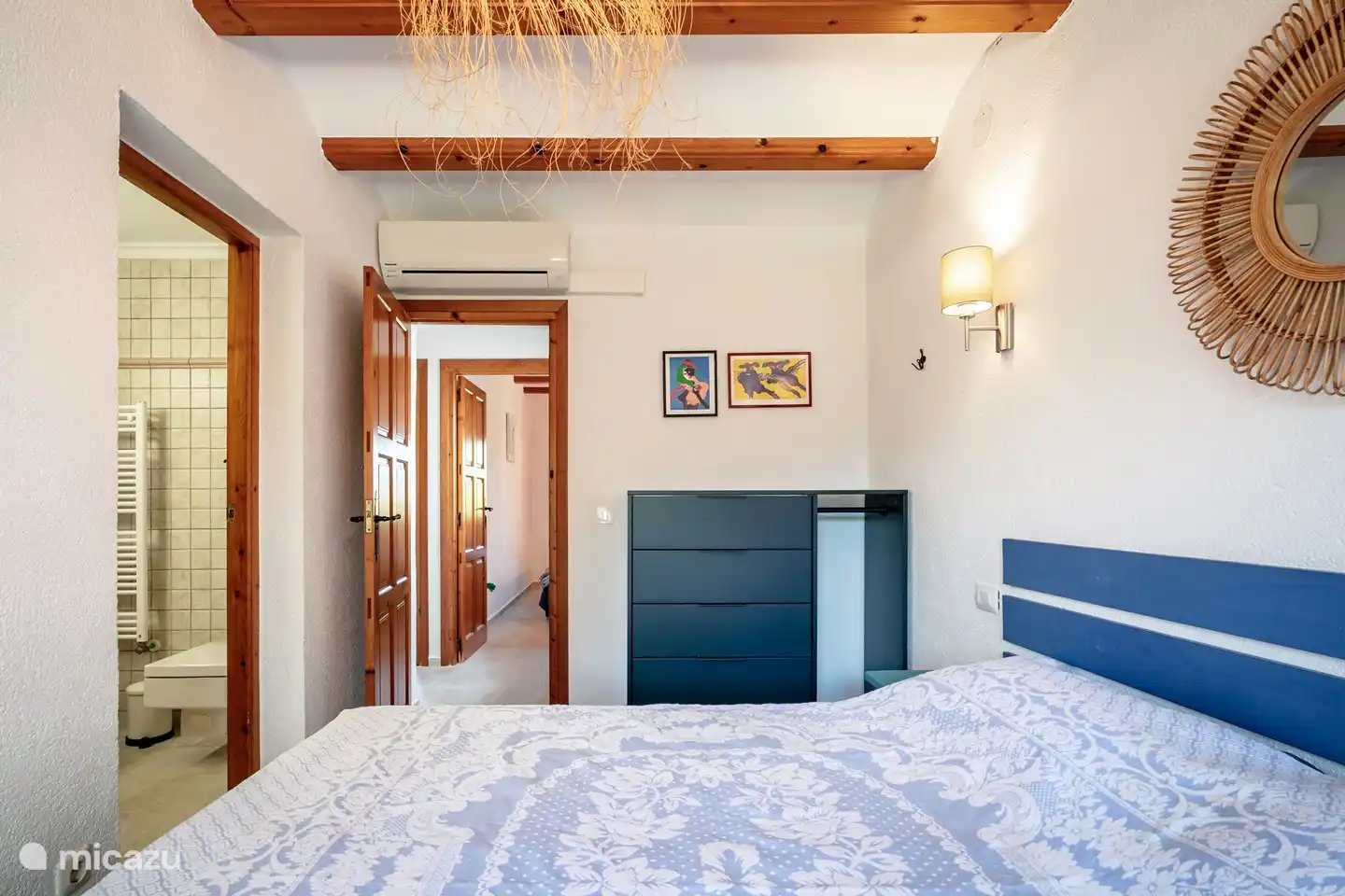 Hauptschlafzimmer mit eigenem Bad