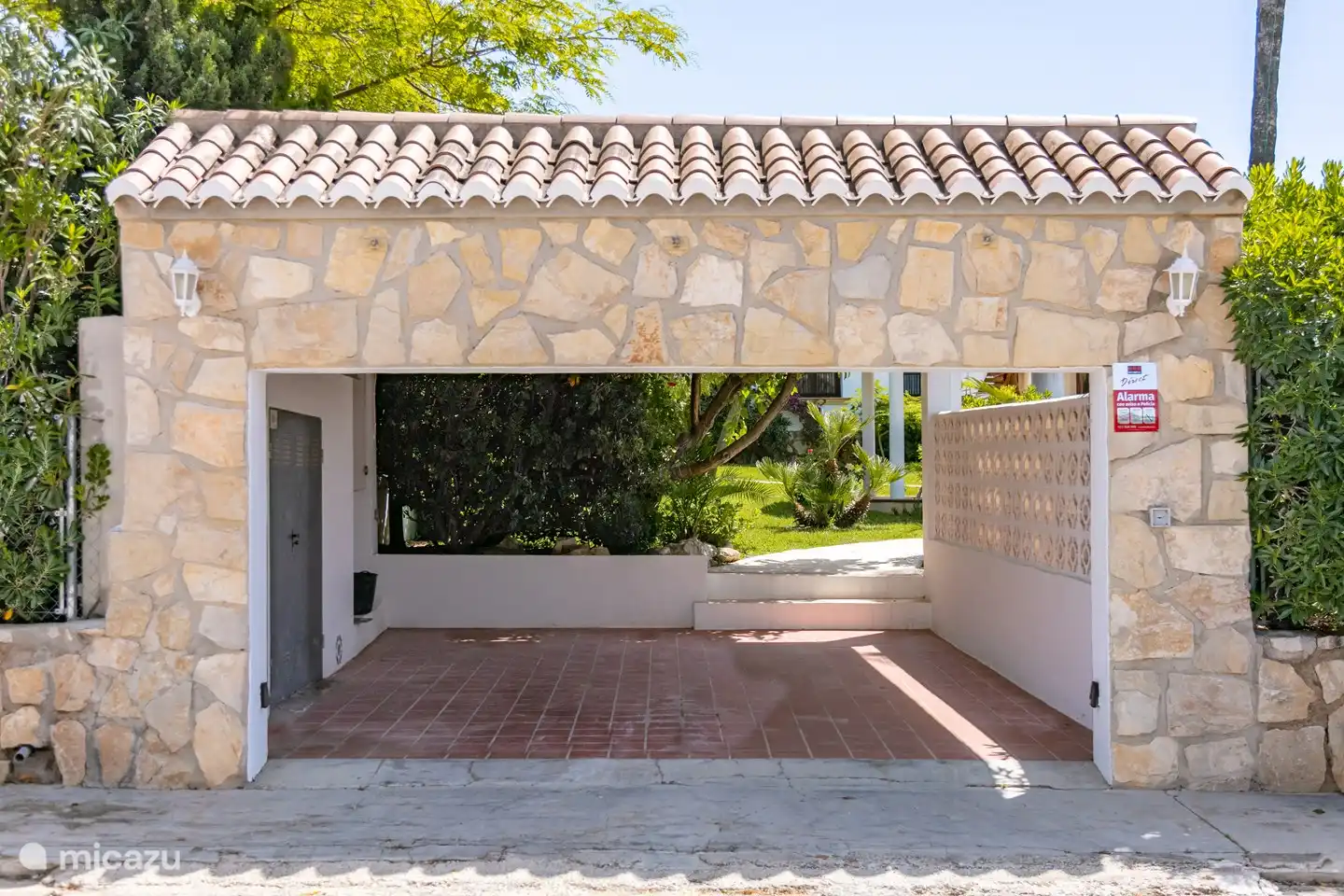 Öffnung zum Garten.