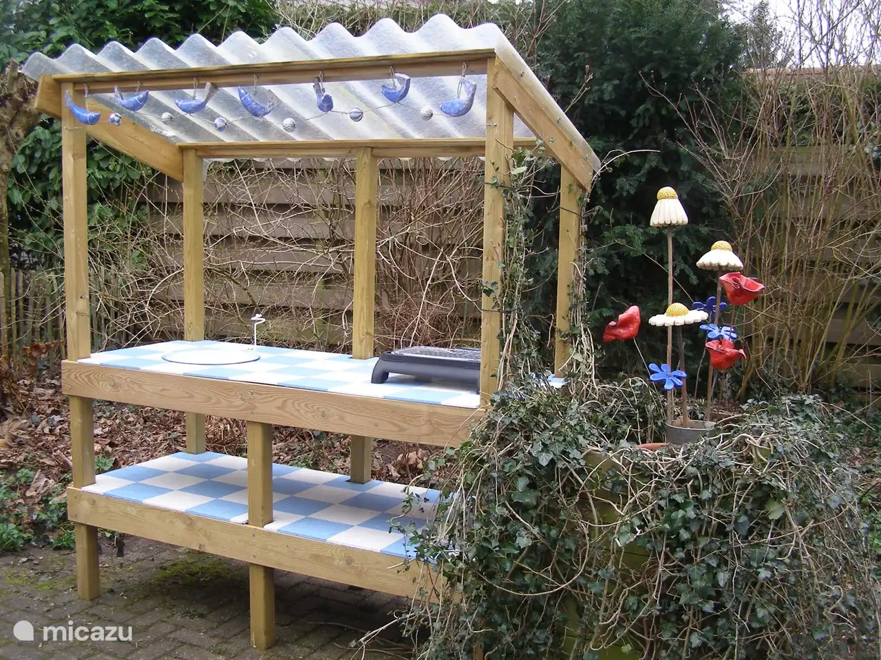 Außenküche mit elektrischem Grill