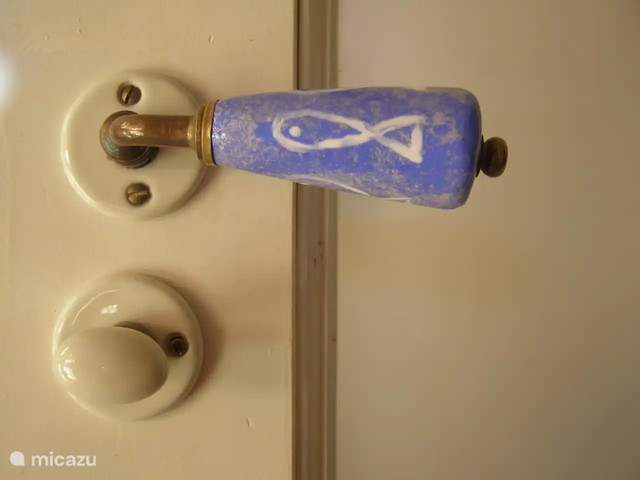 Badezimmer mit Keramikverriegelung