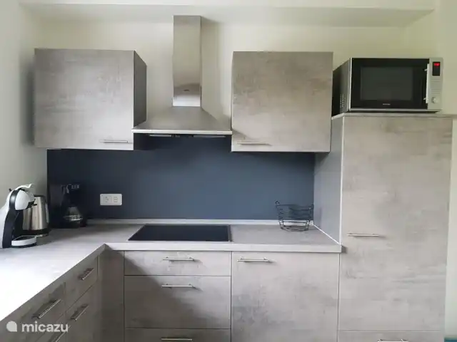 Dolce Vita Gerolstein - Dani | Allemagne, Eifel, Gerolstein - appartement Cuisine neuve avec lave-vaisselle, réfrigérateur, congélateur, cafetière, bouilloire, Dolce Gusto. Casseroles, couteaux, etc. tous présents.