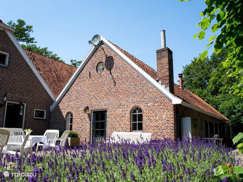 Holiday home in Netherlands, Gelderland, Groenlo Farmhouse  Het Reirinck (1662) Het Landhuisje