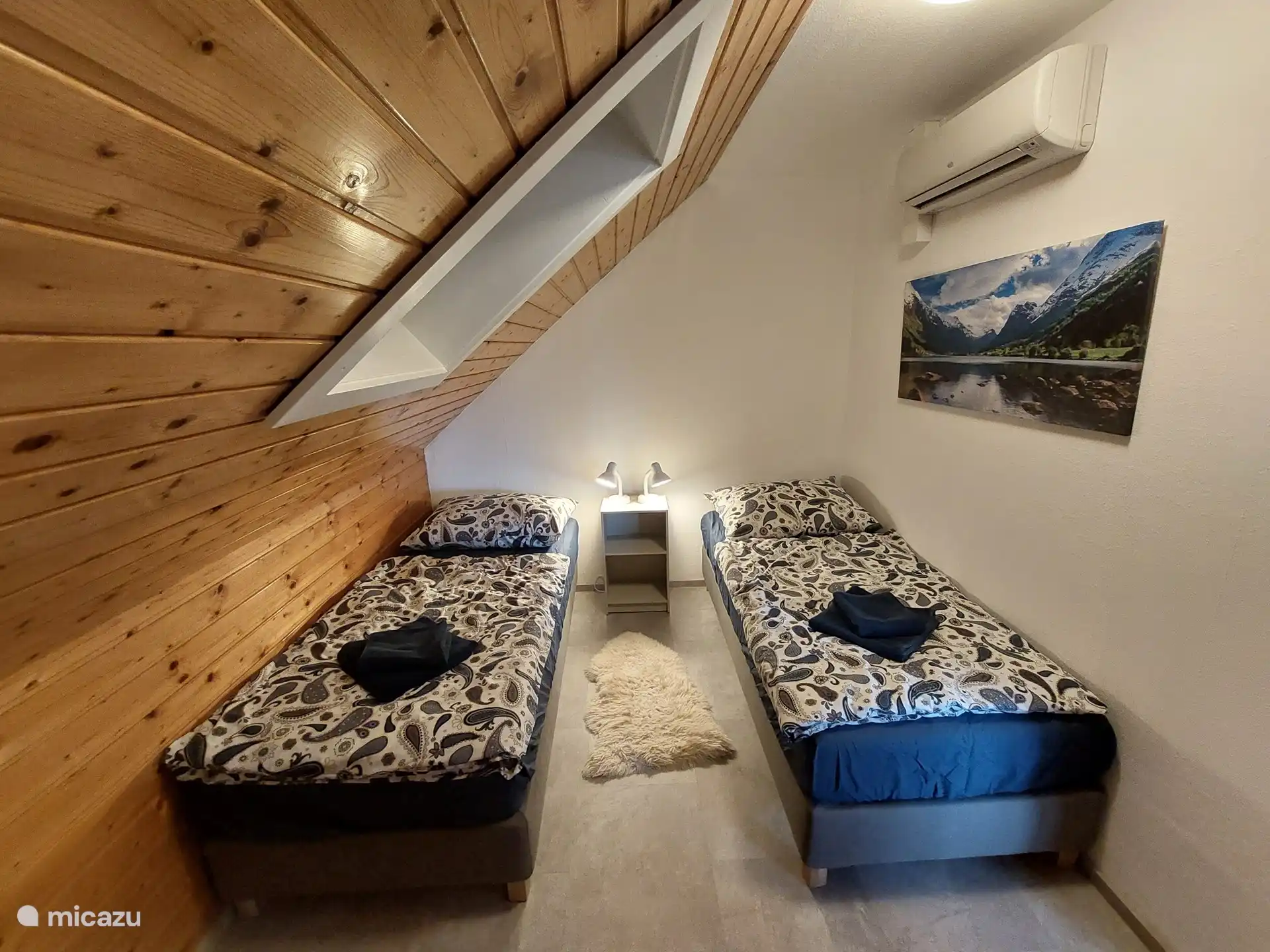 Habitación doble con aire acondicionado