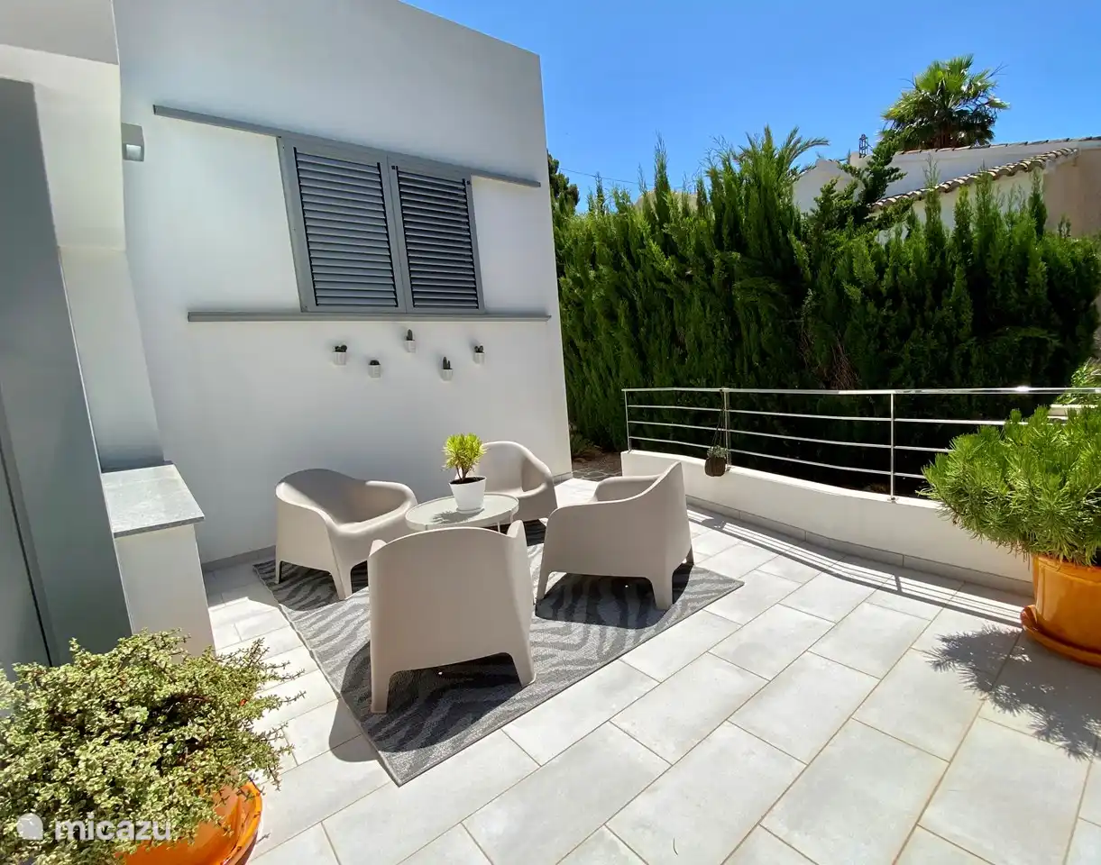 Chica Del Mar - Sonnenuntergangsecke