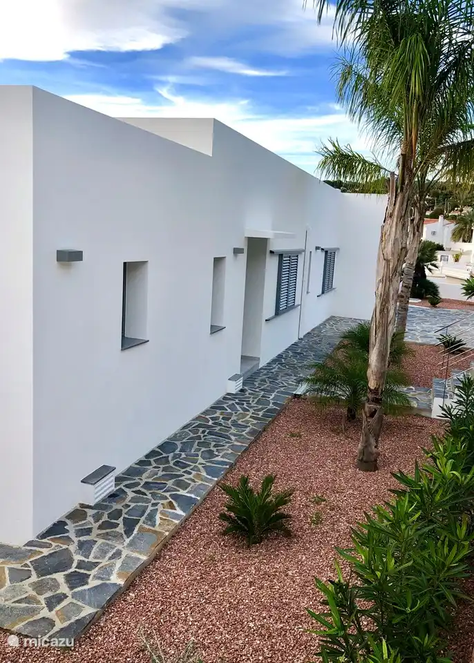 Chica Del Mar - Vorgarten