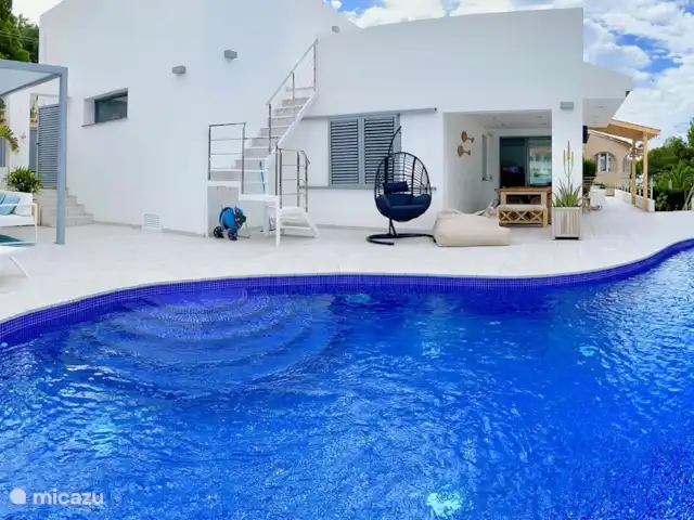 Chica Del Mar huren in Spanje, Costa Blanca, Benissa - villa Chica Del Mar - zicht op het terras en zwembad