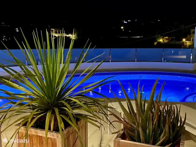 Chica Del Mar huren in Spanje, Costa Blanca, Benissa - villa Chica Del Mar - Avondzicht op het zwembad