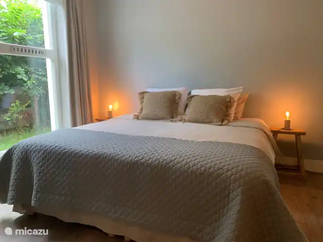 'De Oester' de Zuidhoek 5 | Pays-Bas, Zélande, Renesse - maison de vacances Belle chambre très spacieuse avec salle de bain attenante au rez-de-chaussée ! Beau grand lit jumeau 2 lits. (chambre n° 1)