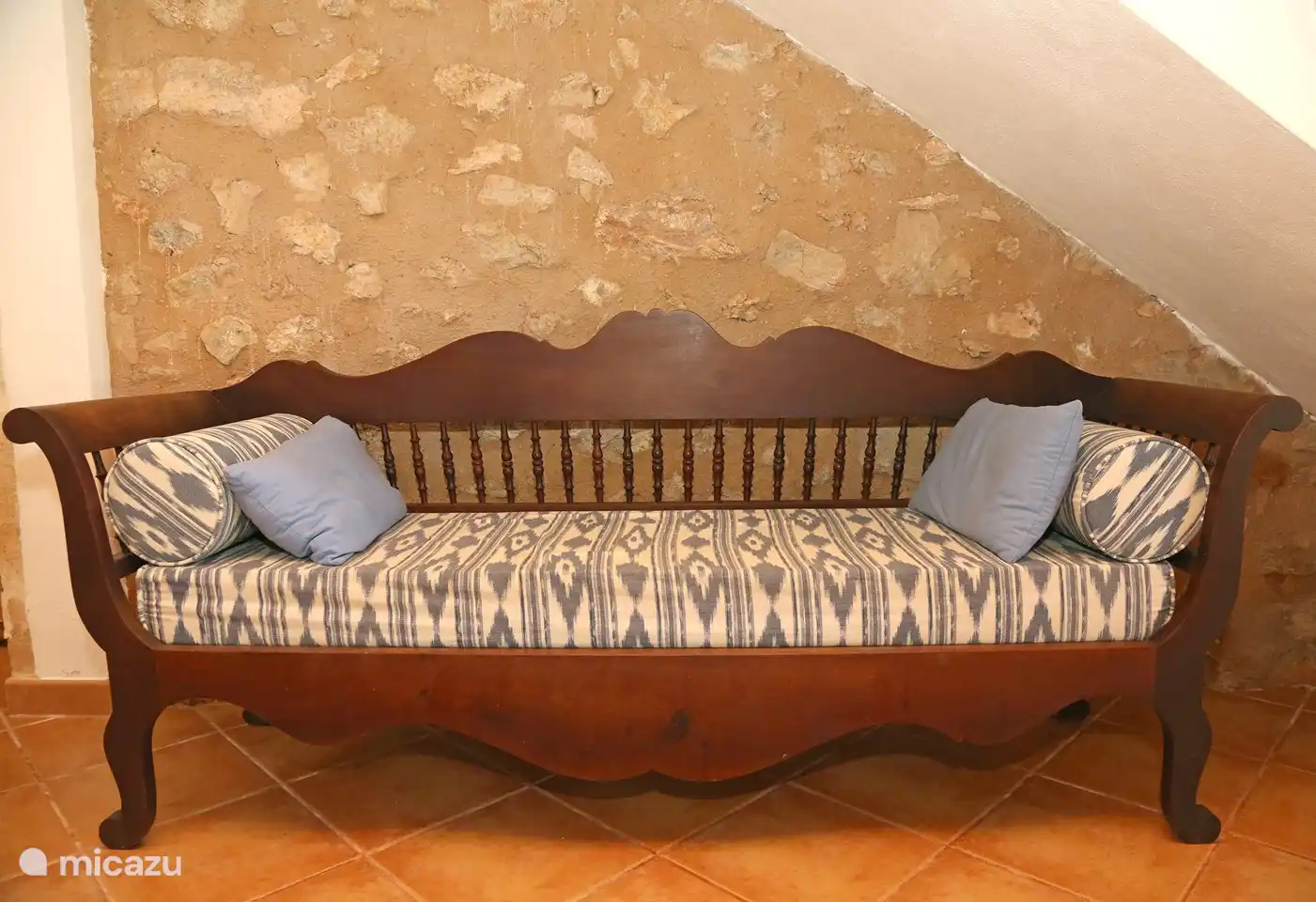 Typisches mallorquinisches Sofa
