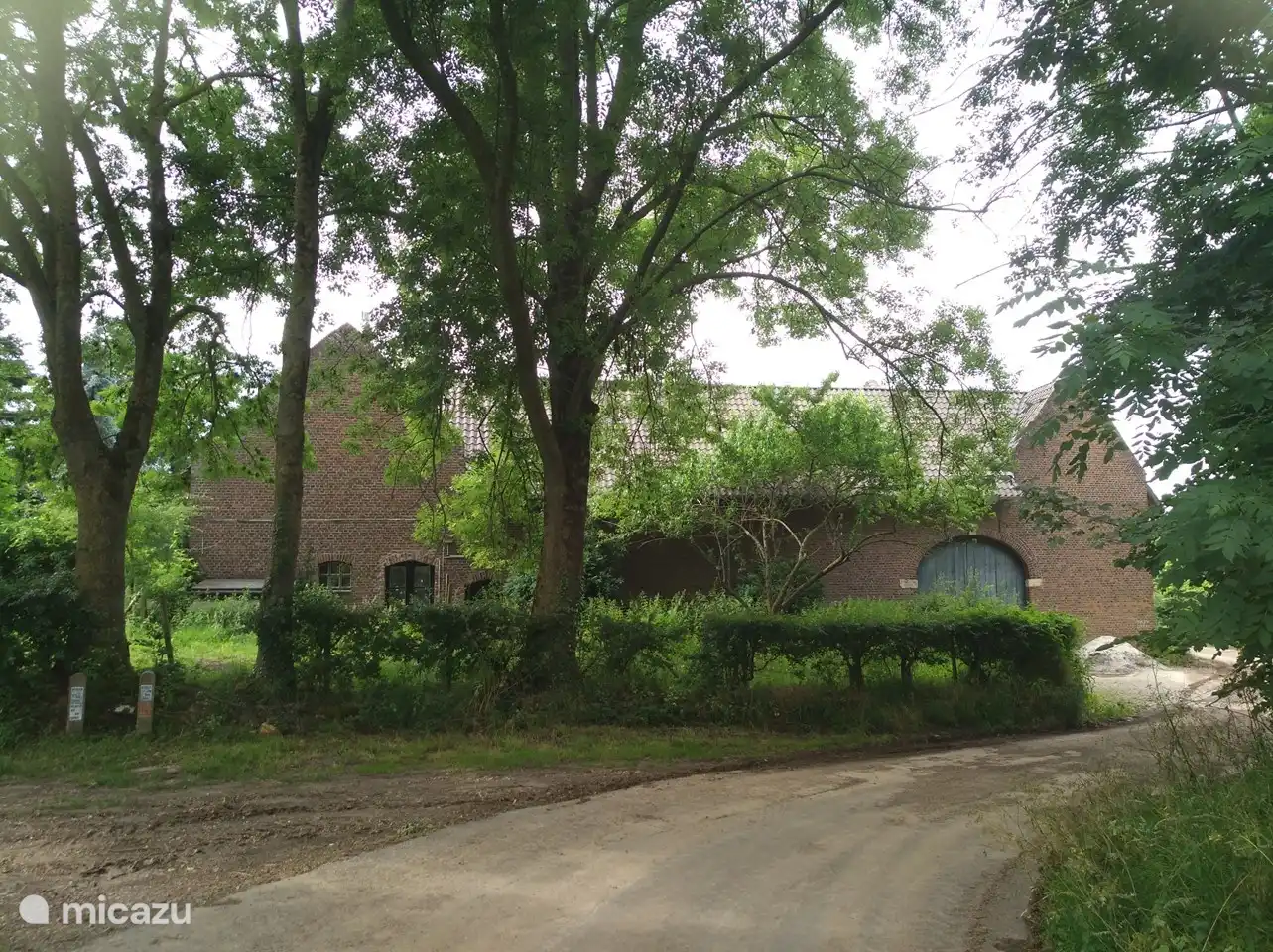 Caerdebeeck, achteraanzicht