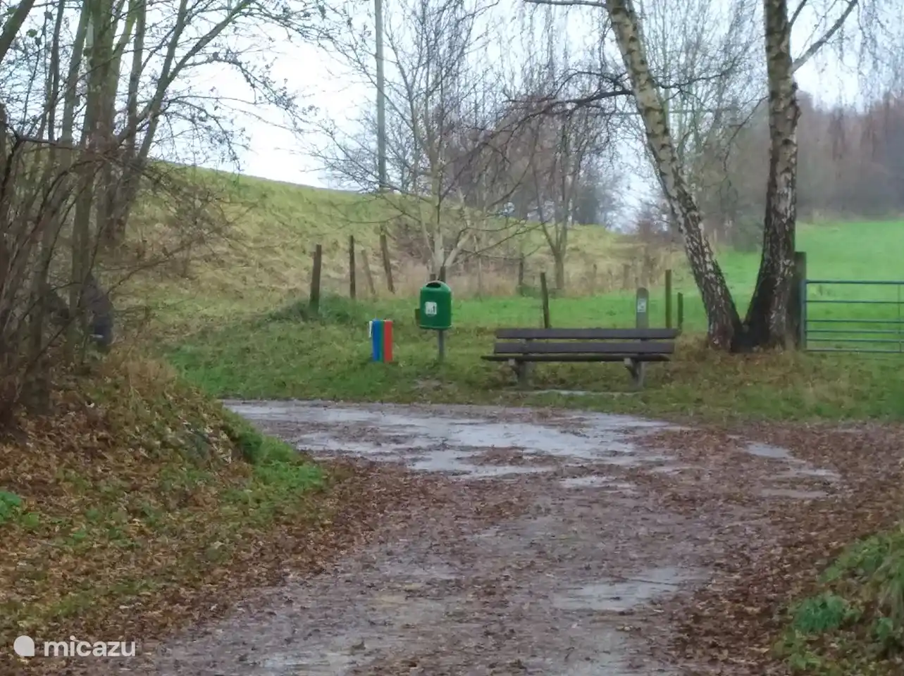 Linksaf de langere wandelroutes