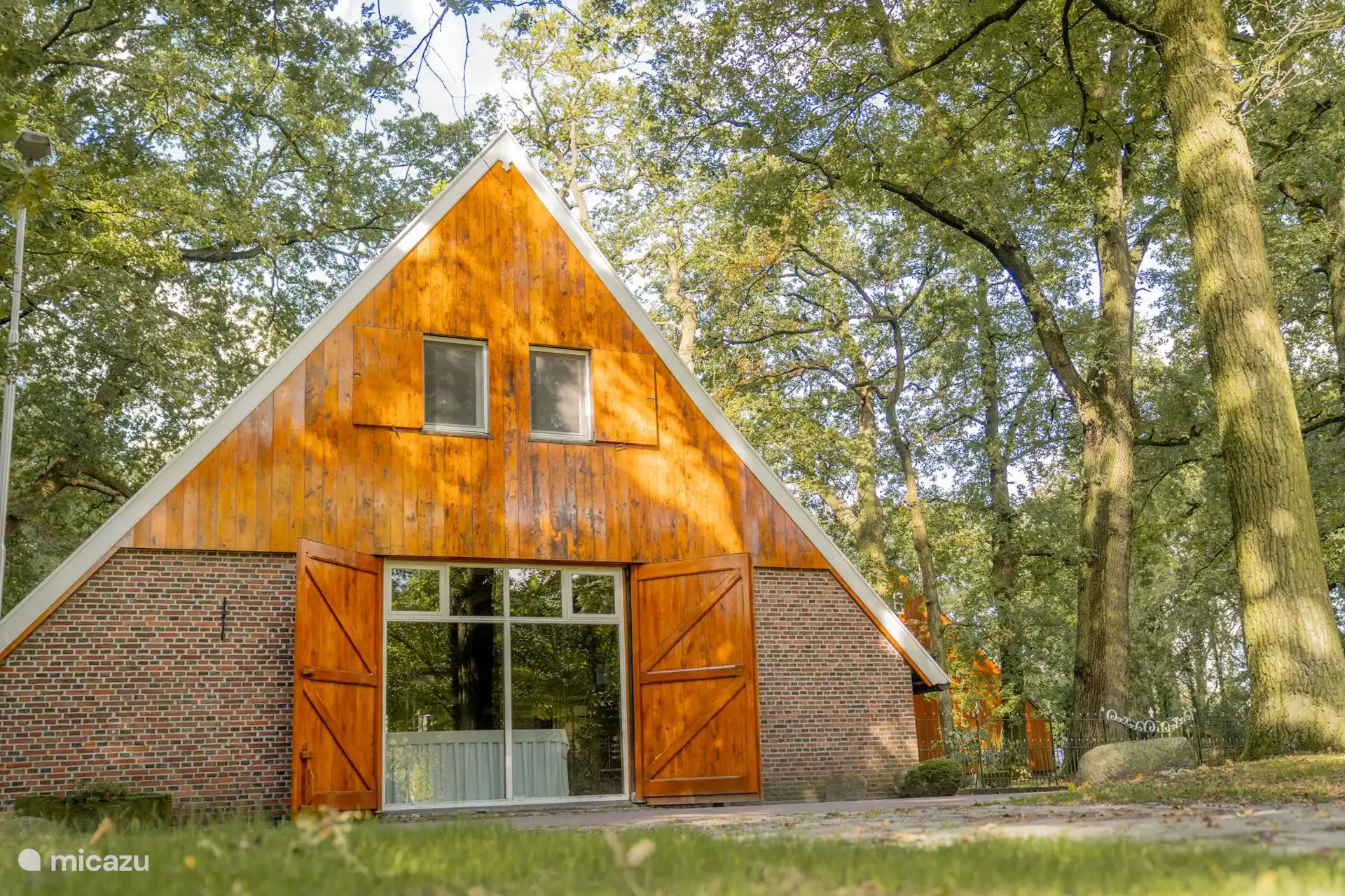 Gruppen von 10 bis 44 Personen