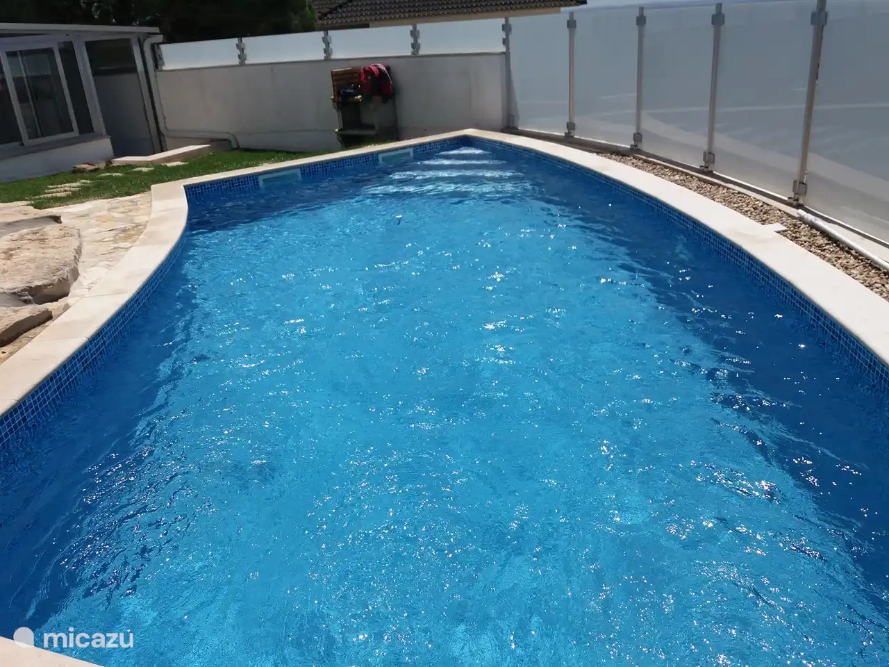 Das Schwimmbad von 8,50 x 3,50 m²