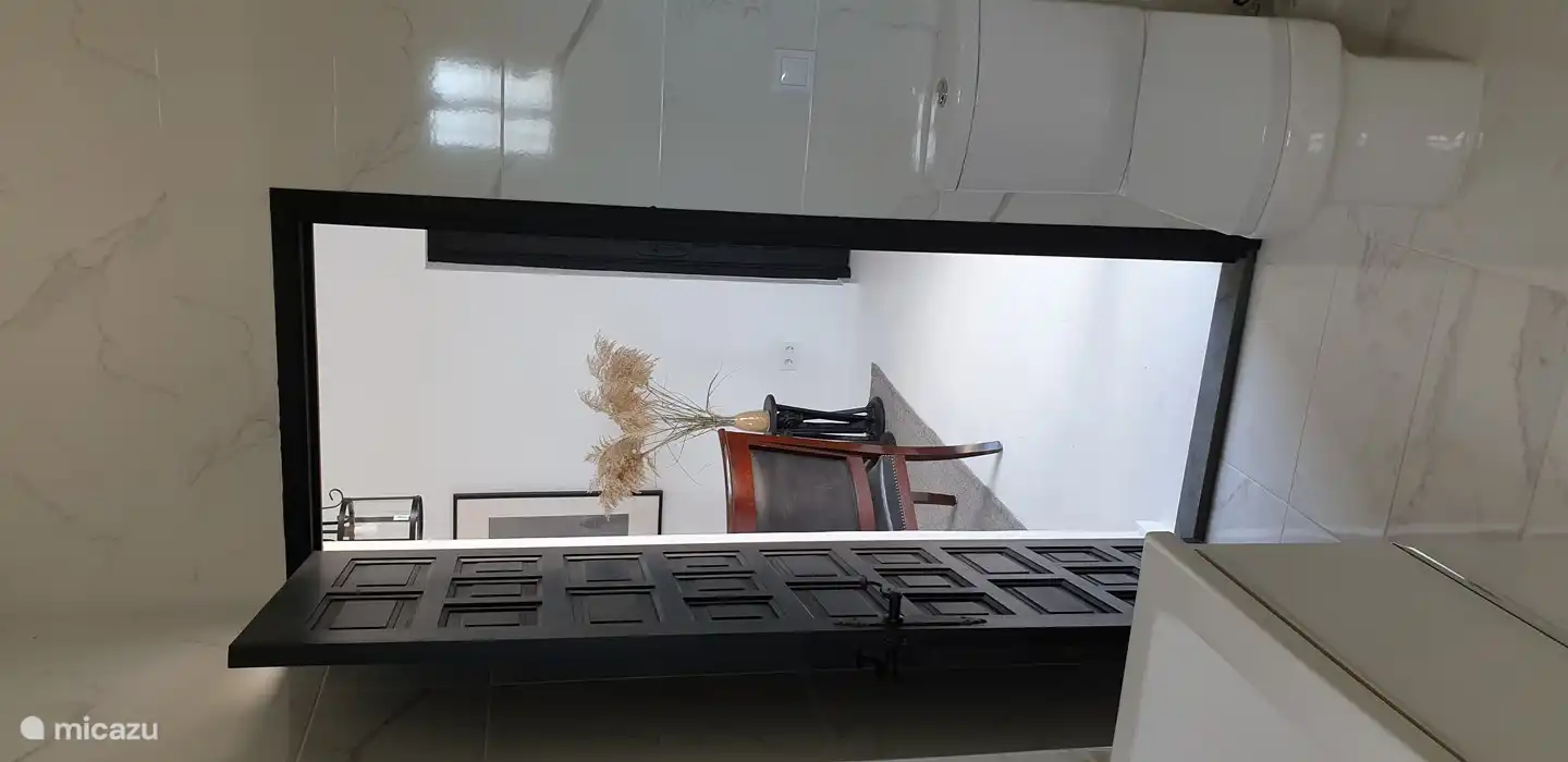 Vom Badezimmer zum Wohnzimmer des Gästehauses