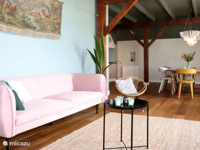 Location de Vacances Pays-Bas, Overijssel, Zwolle, maison de vacances - Het Wijdeland vue depuis le salon sur la grande table à manger et la cuisine