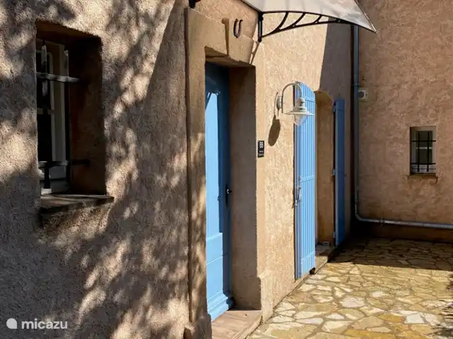 Smit France | France, Côte d'Azur, Sainte-Maxime - maison de vacances Porte d'entrée avec auvent
