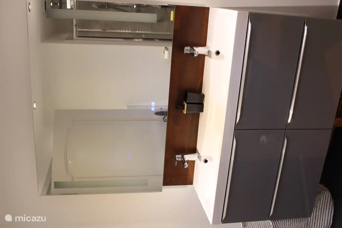 double vasque dans la salle de bain 1