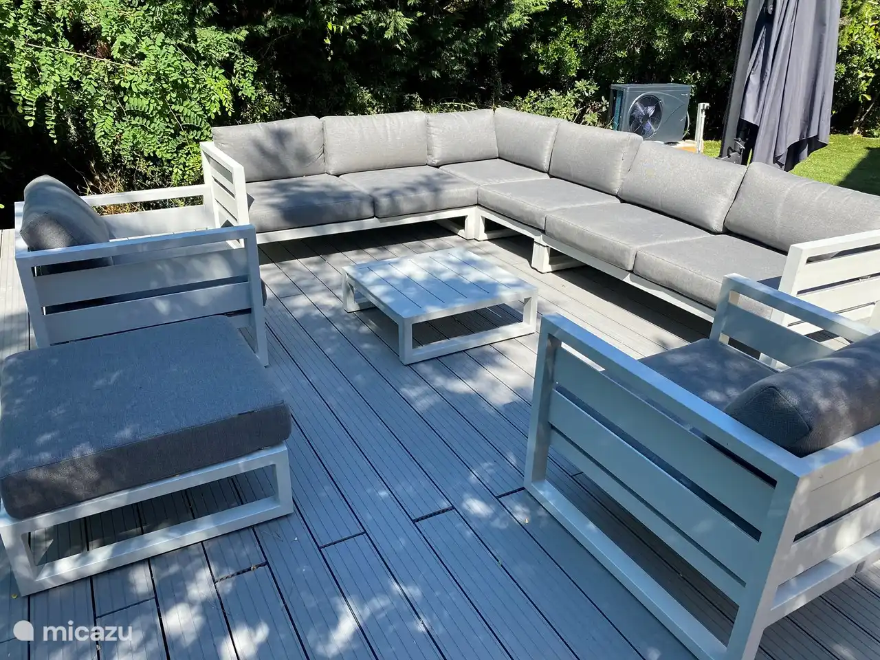 Ensemble lounge avec 9 places