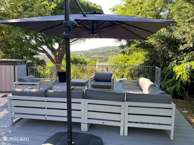 Smit France | France, Côte d'Azur, Sainte-Maxime - maison de vacances Salon de jardin avec grand parasol