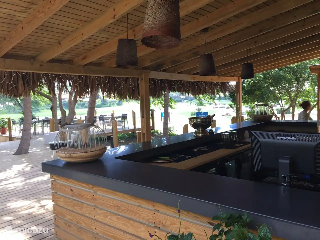Prenez un bon déjeuner au restaurant du Blue Bay Golf