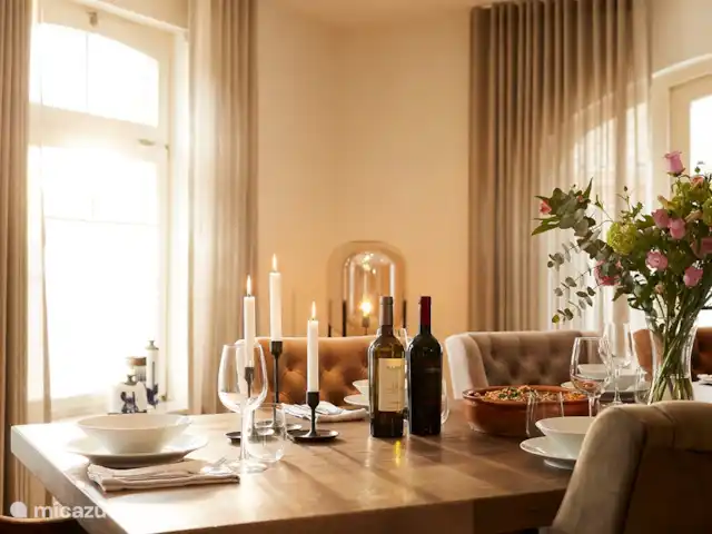 Kasteelhoeve d'Erp huren in Nederland, Limburg, Baarlo - villa Prachtige eetkamer die plaats biedt voor 10 personen.